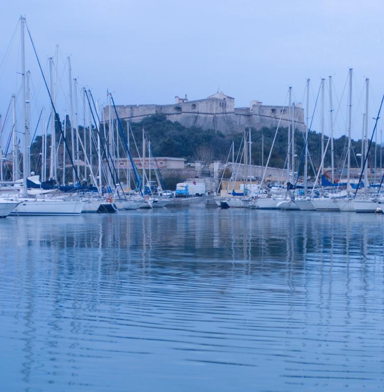 Stars Antibes Hotel Biot Eksteriør billede